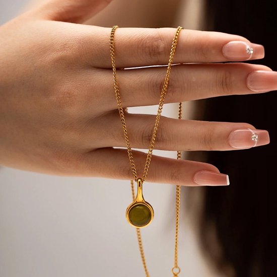 gouden ketting met edelsteen